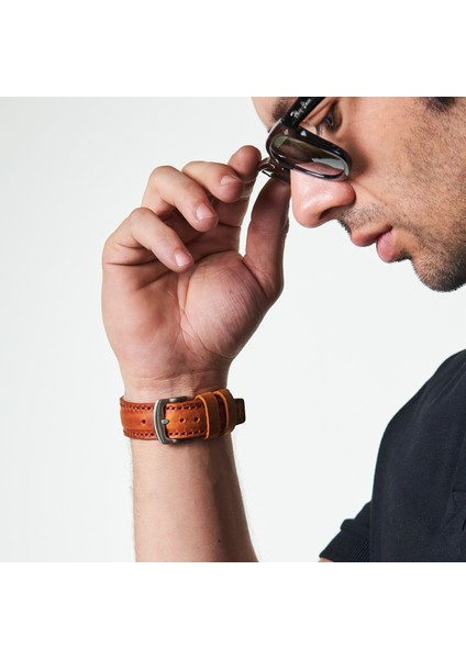 Samsung Galaxy Watch 4 / 5 / 6 44MM / 40MM / Galaxy Watch 5 Pro 45MM / Galaxy Watch 4 44MM / 40MM / Galaxy Watch 4 Classic 46MM / 42MM 47MM Active 2 40MM / 44MM Uyumlu Deri Kordon Kayış Hardal