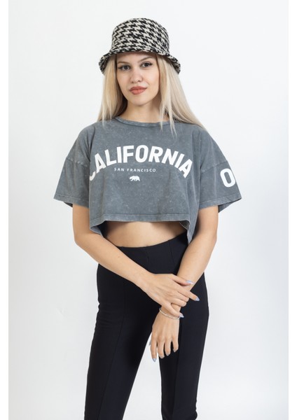 Gri Yıkamalı Baskılı Tişört, Kısa T-Shirt, Kısa Crop Tişört, Yazılı Mini Tişört