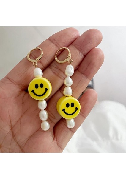 Inci Gülen Yüz Huggie Küpe Sevimli Y2K Asimetri Taze Inci Küçük Hoop Dangle Bırak Küpe Genç Kızlar Kadınlar Için (Yurt Dışından) modelleri