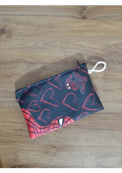 Spider Ma- Süper Kahraman Kırmızı Siyah Kalp Desenli Tasarım Bez Kalemlik-Cüzdan