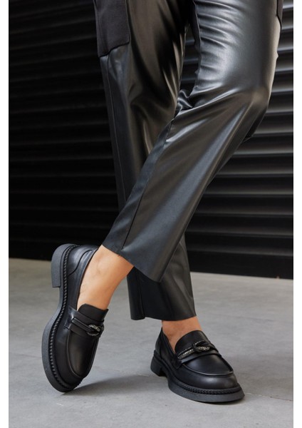 Gigi Siyah Deri Taşlı Kadın Loafer