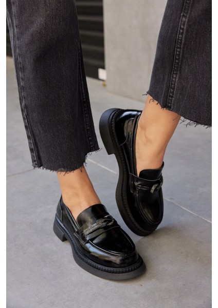 Gigi Siyah Rugan Deri Taşlı Kadın Loafer modelleri