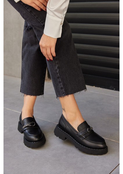 Lorita Siyah Deri Taşlı Kadın Loafer