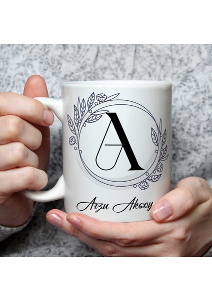 Kişiye Özel Siyah Beyaz Baş Harf Temalı İsimli Beyaz Kupa