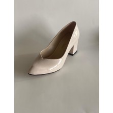 Akın Özmen Bej Rugan Orta Topuklu (5cm) Ayakkabı
