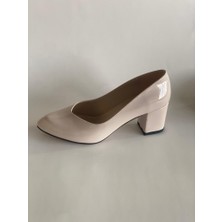 Akın Özmen Bej Rugan Orta Topuklu (5cm) Ayakkabı