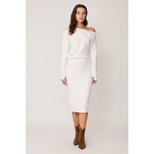 Vitrin Kayık Yaka Asimetrik Kesim Triko Elbise