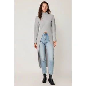 Derin Yırtmaçlı Örme Bluz