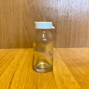 JUNİBELİW 12 Adet Çok Amaçlı Şeffaf Mini Cam Şişe Oda Kokusu Esans Şişesi Kapaklı Şişe Dekoratif 12x15 ml