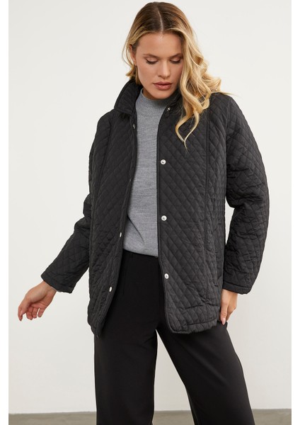 Çıt Çıtlı Gömlek Yaka Kapitone Mont - Siyah fırsatları