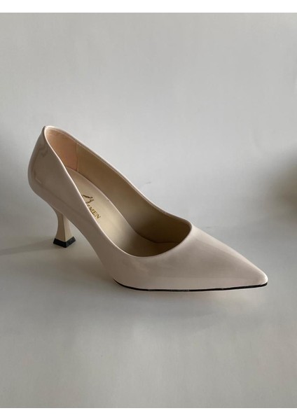 Akın Özmen Bej Rugan Orta Topuklu (7cm) Stiletto