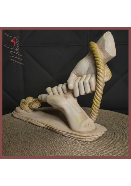 ip çeken eller heykeli, yaşam mücadelesini sembolize ediyor -Mükemel orijinal tasarım fırsatları