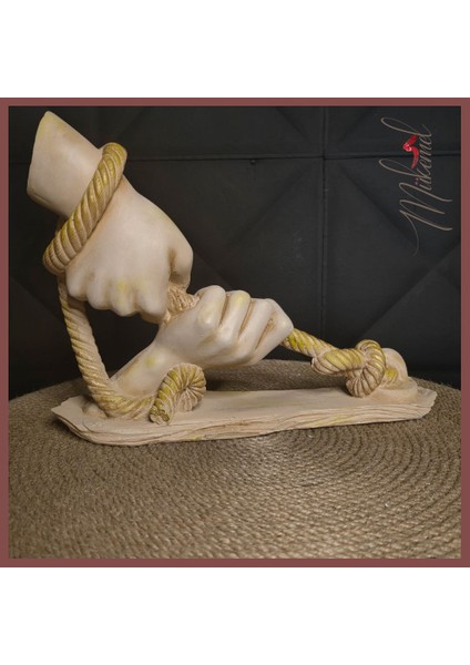 ip çeken eller heykeli, yaşam mücadelesini sembolize ediyor -Mükemel orijinal tasarım indirimleri