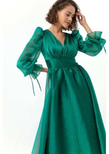 Kadın Zümrüt Yeşili Balon Kol V Yaka Midi Abiye Elbise modelleri