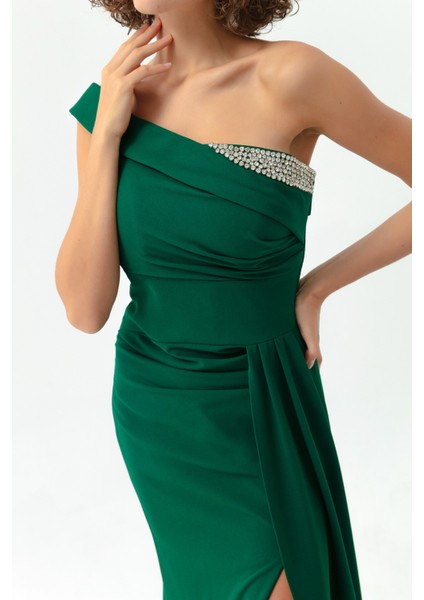 Kadın Zümrüt Yeşili Tek Omuzlu Taşlı Uzun Abiye Elbise modelleri