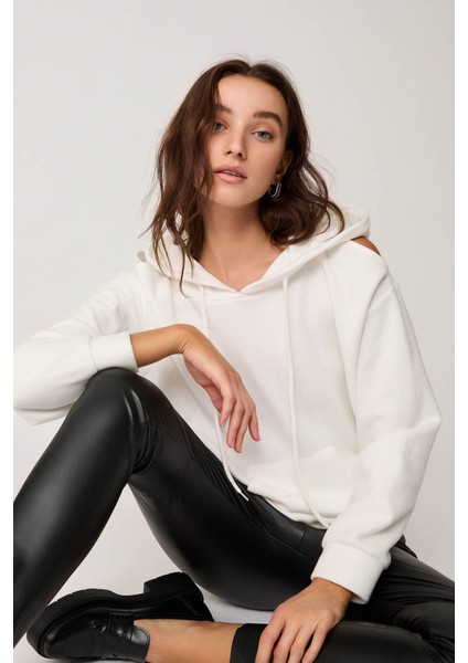 Omuz Dekolteli Kanguru Cep Kapüşonlu Sweatshirt fiyatları