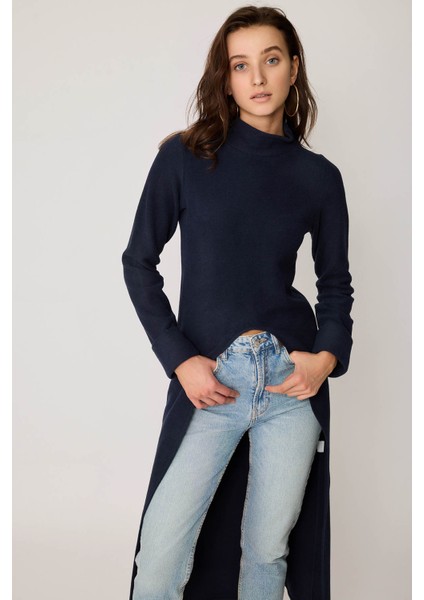Derin Yırtmaçlı Örme Bluz
