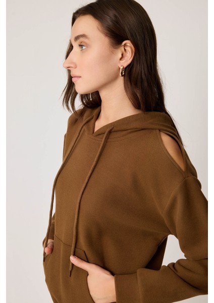 Omuz Dekolteli Kanguru Cep Kapüşonlu Sweatshirt fiyatları