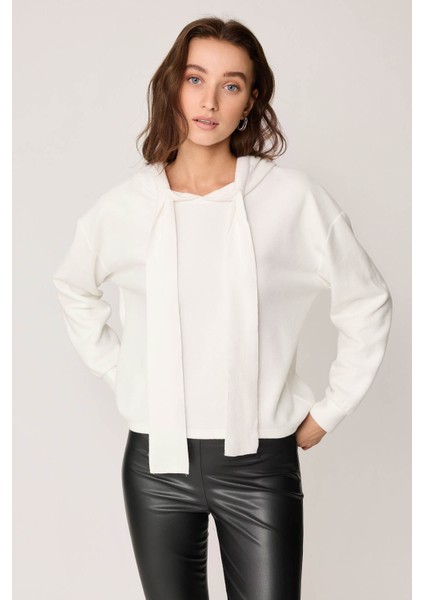 Kalın Bağcıklı Kapüşonlu Bluz