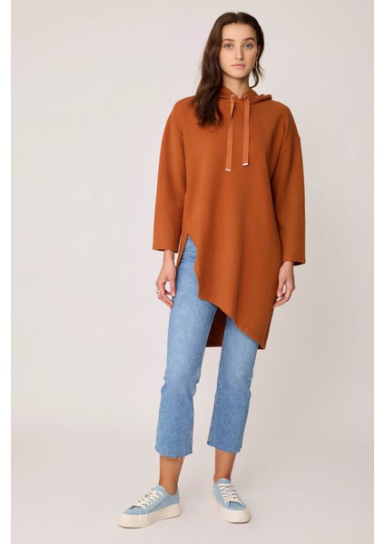 Yanı Yırtmaçlı Kapüşonlu Elbise