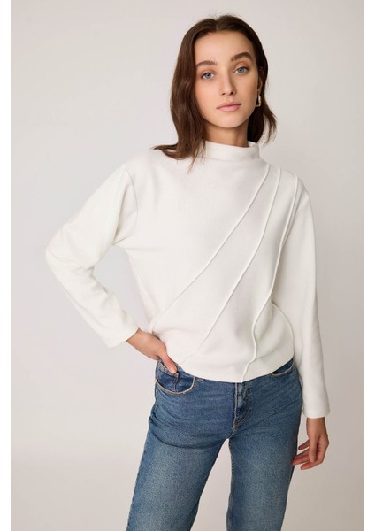 Dik Yaka Önü Dikişli Arkası Fermuarlı Bluz fırsatları