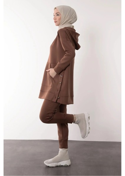 Büyük Cepli Yanları Düğmeli Scuba Tesettür Takım indirimleri