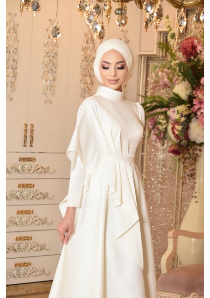 Defne Abiye Elbise Kırık Beyaz Saten Kumaş Oval Kuyruk Detaylı Kadınlar İçin