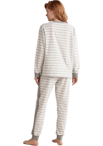 Kadın Yumuşak Dokulu Uzun Kollu Gri Pijama Takımı modelleri