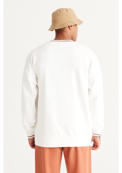 Erkek Kırık Beyaz Oversize Bol Kesim Içi Polarlı 3 Iplik Bisiklet Yaka Pamuklu Sweatshirt