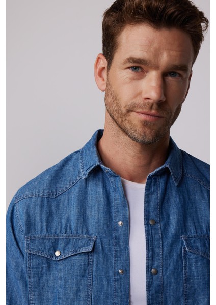 Slim Fit Dar Kesim Çift Cep Kapaklı Pamuklu Denim Lacivert Gömlek modelleri