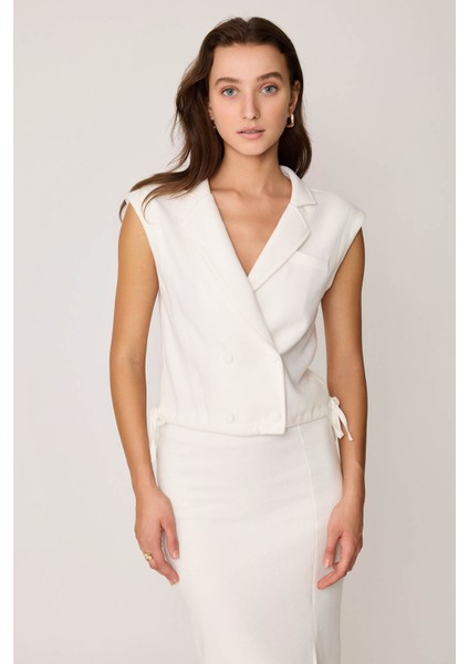 Önü Düğmeli Beli Büzgülü Triko Yelek fırsatları