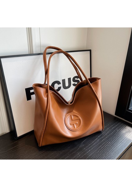 Büyük Kapasiteli Kadın Omuz Çantası (Yurt Dışından) modelleri