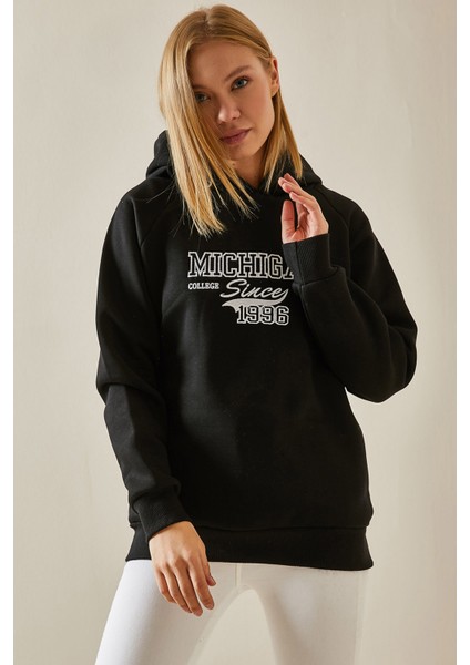 Siyah Yazı Detaylı Şardonlu Kapüşonlu Sweatshirt 4KXK8-47600-02 modelleri