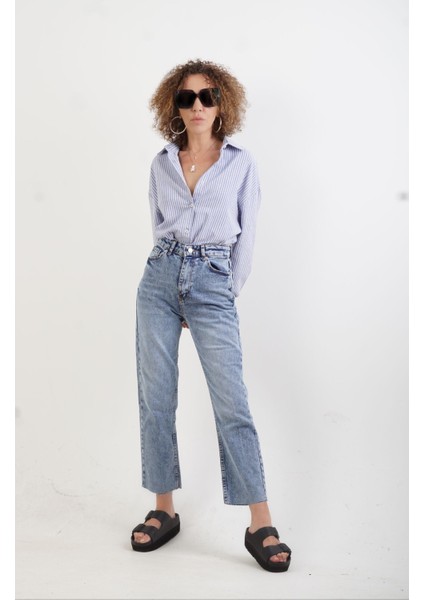 Buz Mavi Paçası Dikişsiz Mom Fit Jean Pantolon fiyatları