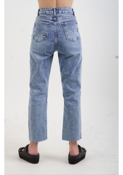 Buz Mavi Paçası Dikişsiz Mom Fit Jean Pantolon fırsatları