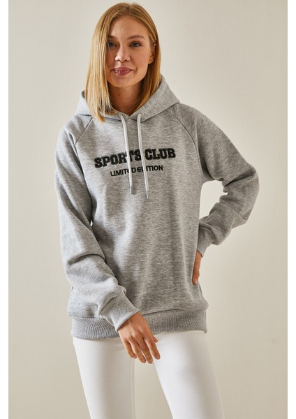 Gri Yazı Detaylı Şardonlu Kapüşonlu Sweatshirt 4KXK8-47596-03 modelleri