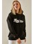 Siyah Yazı Detaylı Şardonlu Kapüşonlu Sweatshirt 4KXK8-47594-02 4