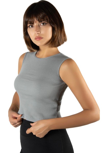 Kadın Gri Fitted/vücuda Oturan Crop Halter Yaka Fitilli Esnek Örme Bluz Atlet 23K-TRP-CRP06