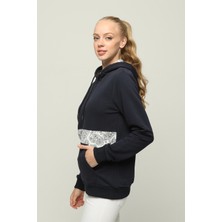 Kadın Regular Uzun Kollu Bisiklet Yaka Baskılı Kanguru Cepli Sweatshirt