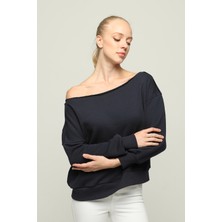 Kadın Düşük Omuzlu Uzun Kollu Örme Sweatshirt