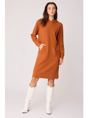 Vitrin Kapüşonlu Önü Cepli Örme Elbise