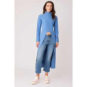 Derin Yırtmaçlı Örme Bluz