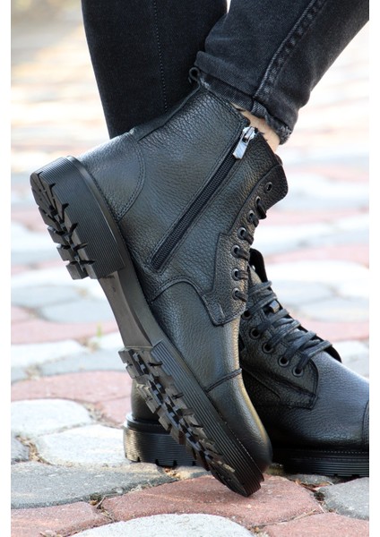 232-4241 Kaymaz Taban Fermuarlı Deri Erkek Bot indirimleri