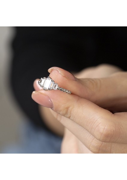 Sıralı Zirkon Taşlı Popcorn Tasarım Silver Renk Free Size 925 Ayar Gümüş Kadın Beştaş Yüzük fırsatları