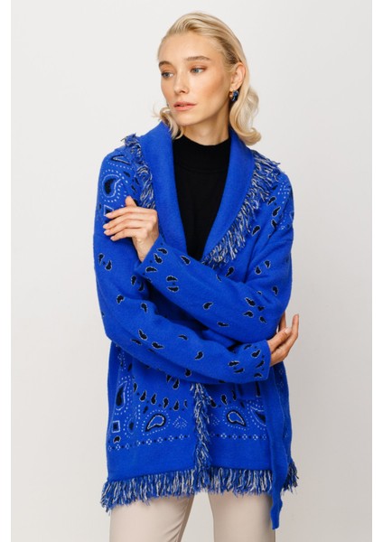 Bayan On Püskül Detaylı Desenli Hırka