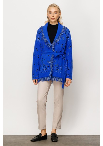 Bayan On Püskül Detaylı Desenli Hırka fırsatları