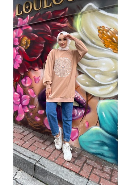 Papatya Taş Detaylı Nakış Baskılı Sweatshirt - Bej