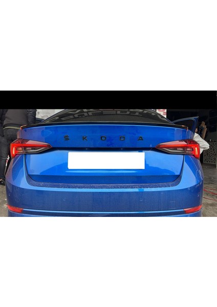 Skoda Octavia Spoiler 2021+ Boyalı