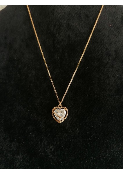 Kadın Çelik Kararmaz Kristal Taşlı Kalpli Kolye Gold