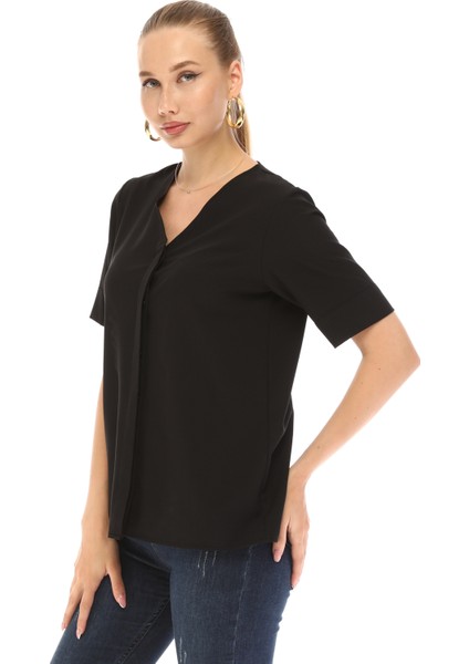 Kadın V Yaka Kısa Kollu Gömlek